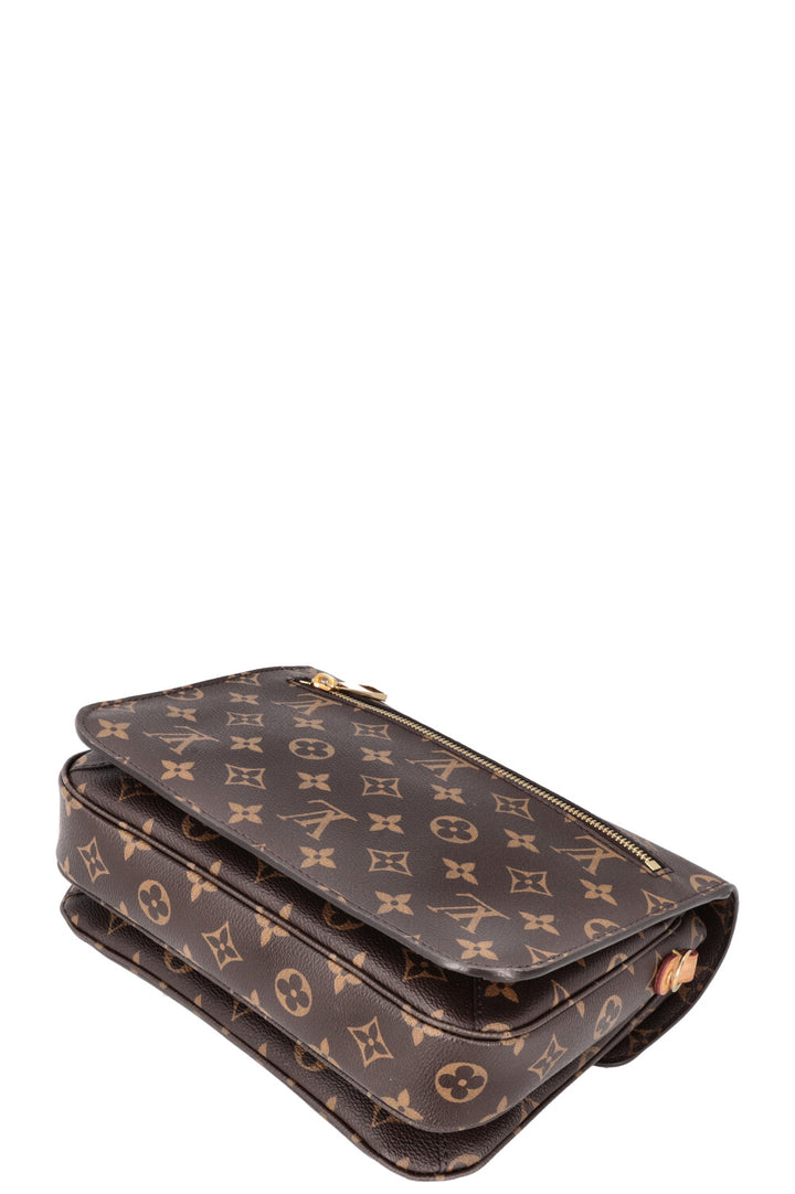 LOUIS VUITTON Pochette Metis Bag MNG Canvas