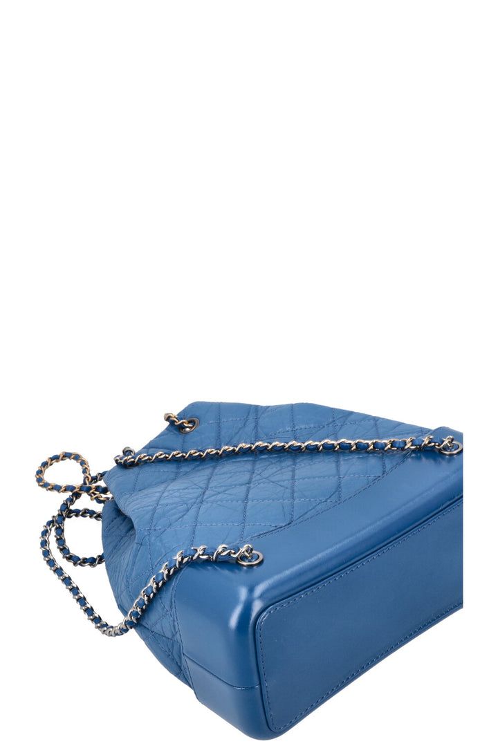 CHANEL Sac à dos matelassé Gabrielle moyen Bleu