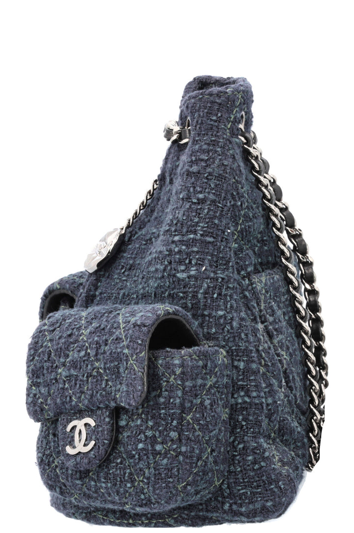 CHANEL Sac à dos est de retour Tweed Marine