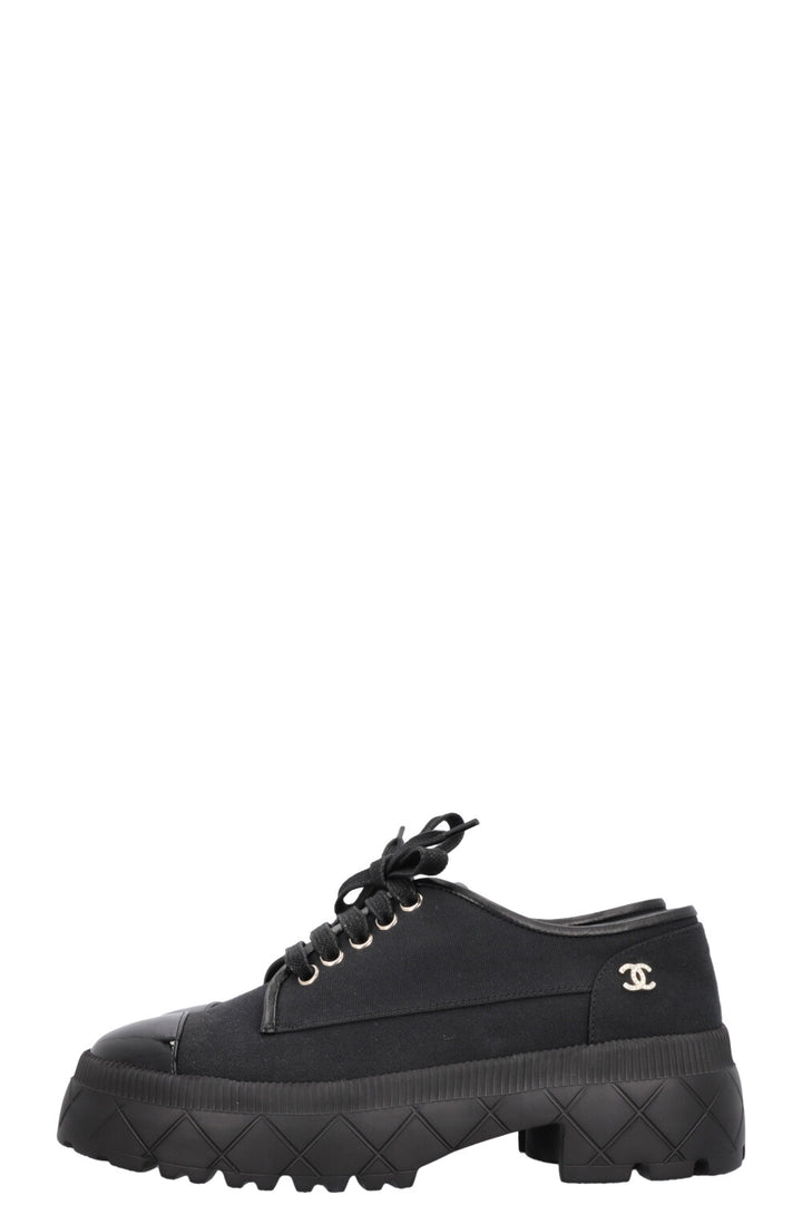 CHANEL Sneakers Black