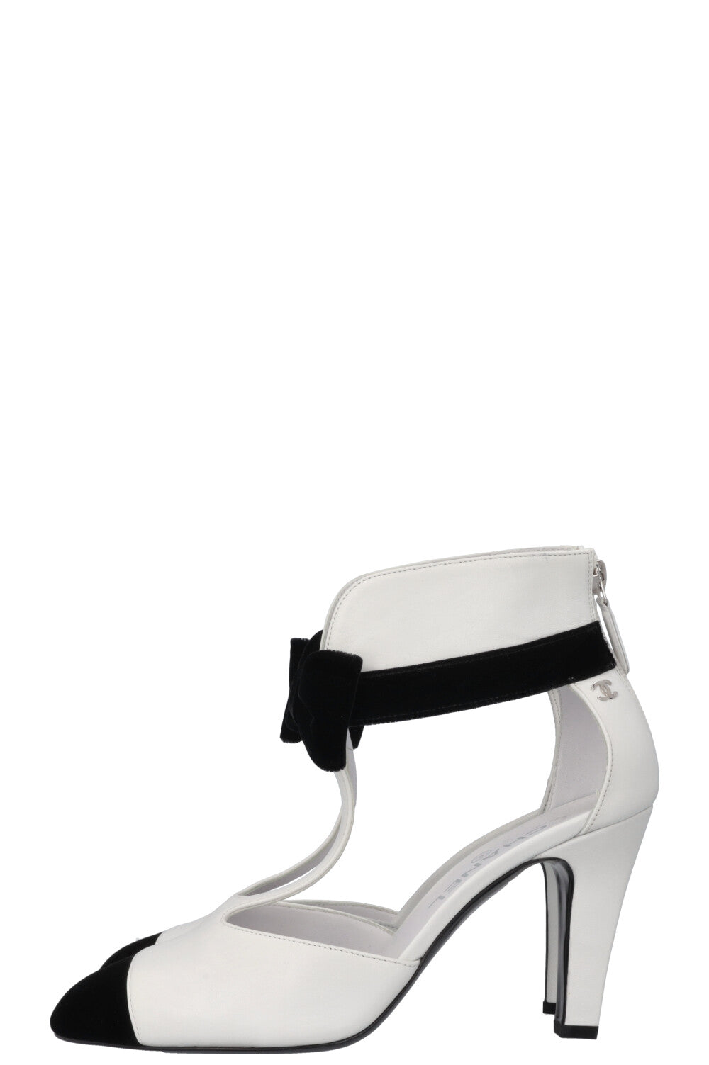 CHANEL Bow Heels Black White