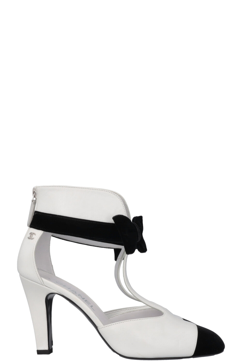 CHANEL Bow Heels Black White