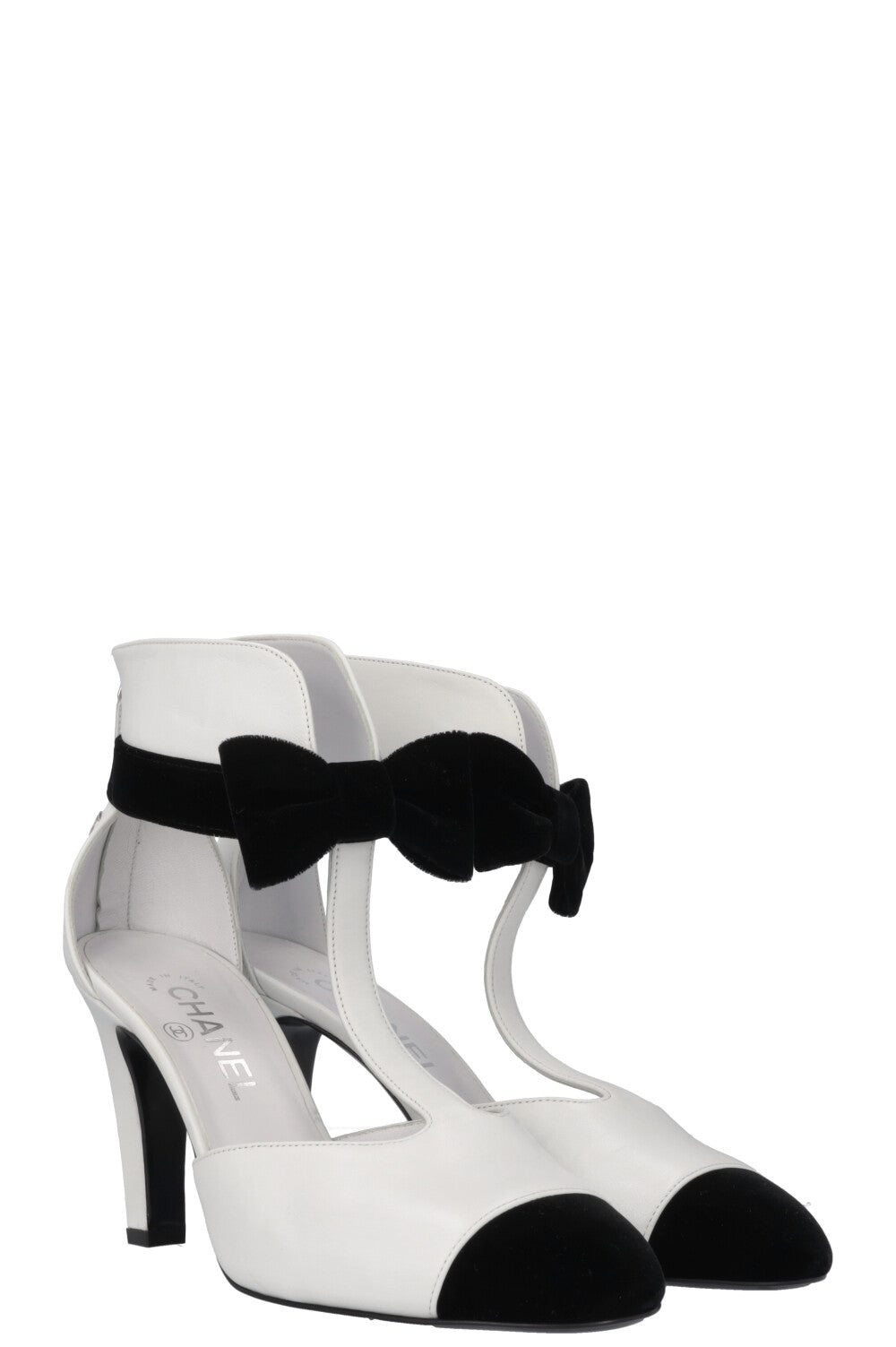 CHANEL Bow Heels Black White – REAWAKE