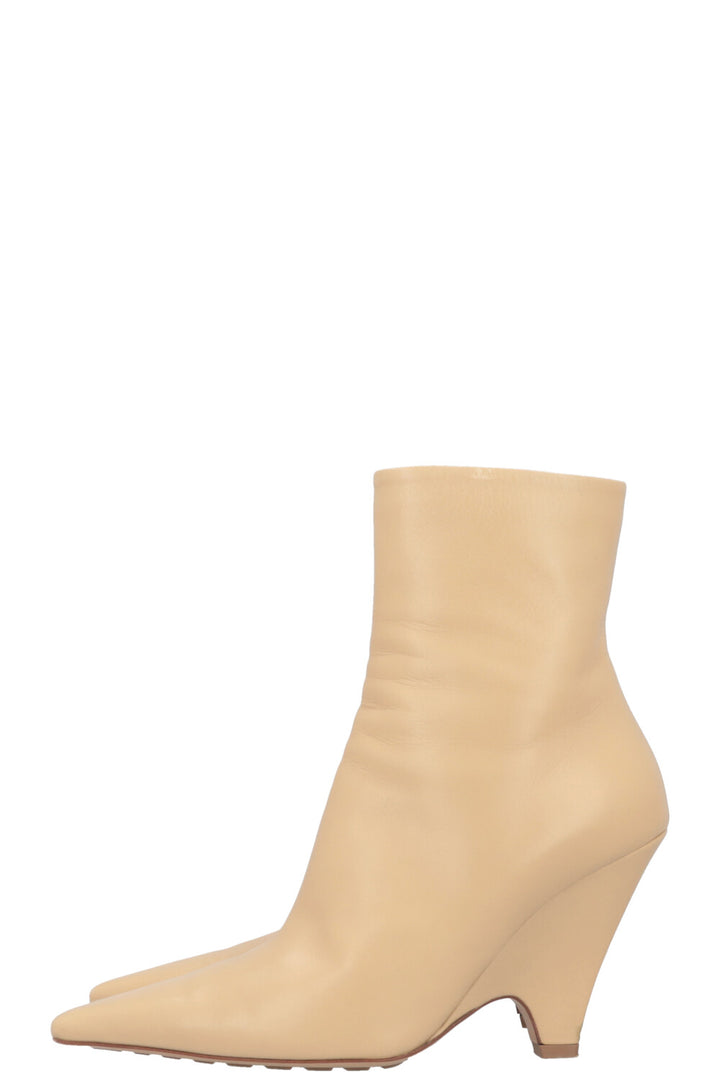 BOTTEGA VENETA Punta Boots Beige