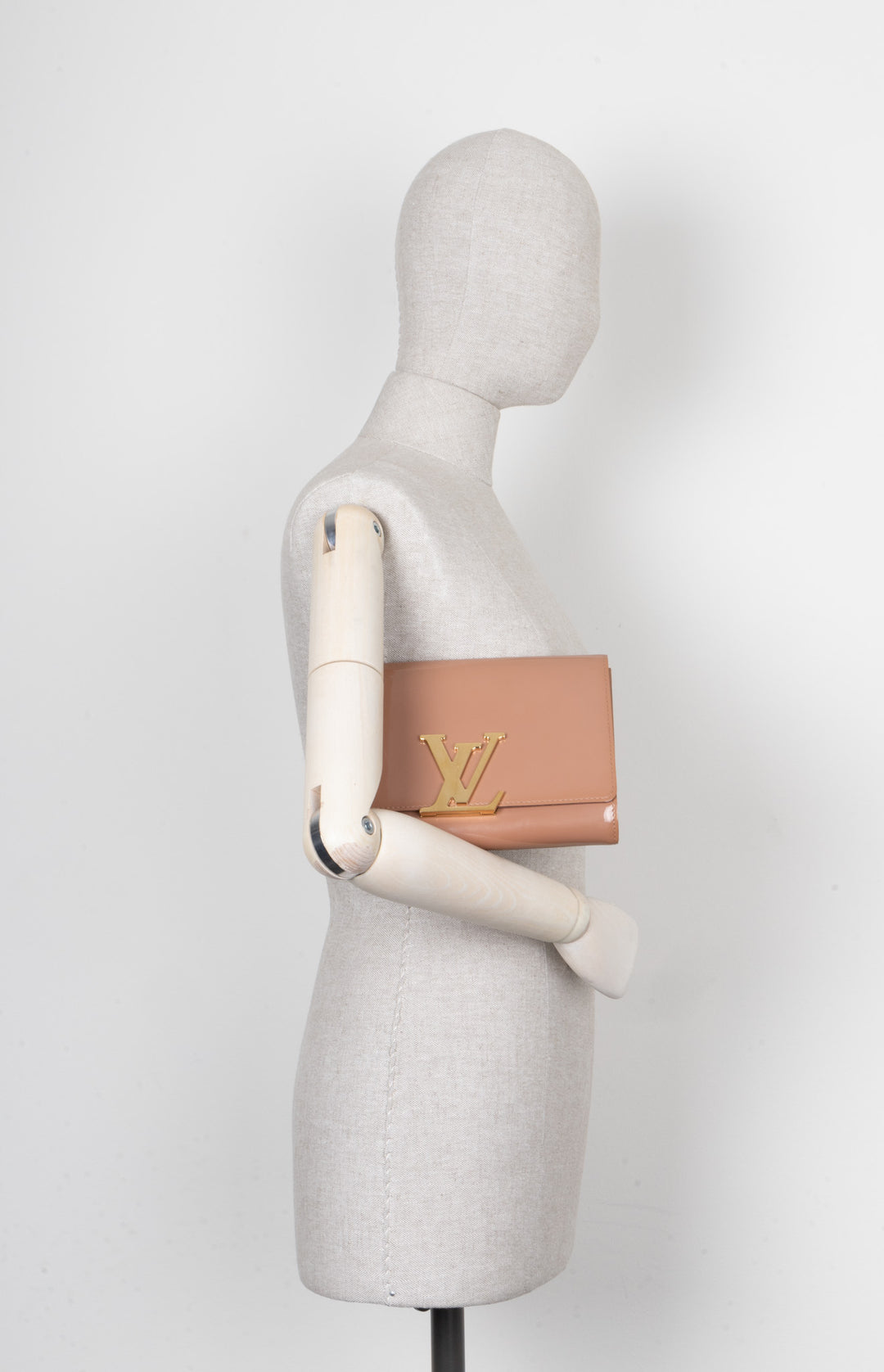 LOUIS VUITTON Pochette Louise Verni Beige