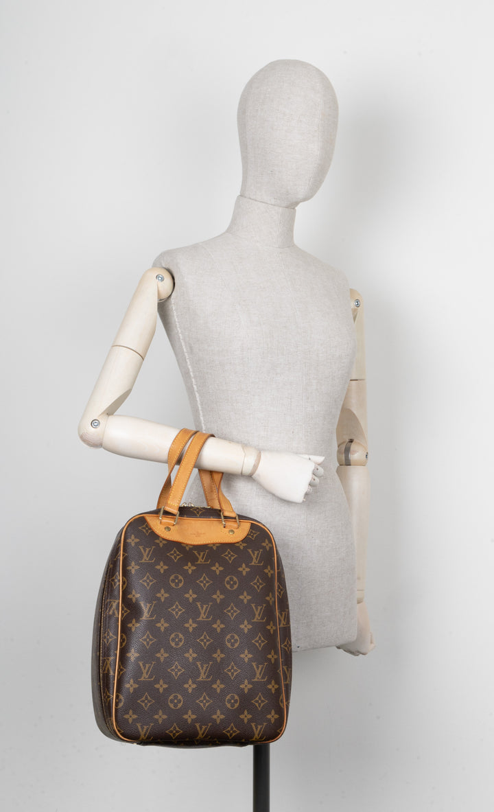 LOUIS VUITTON Excursion Shoe Bag MNG