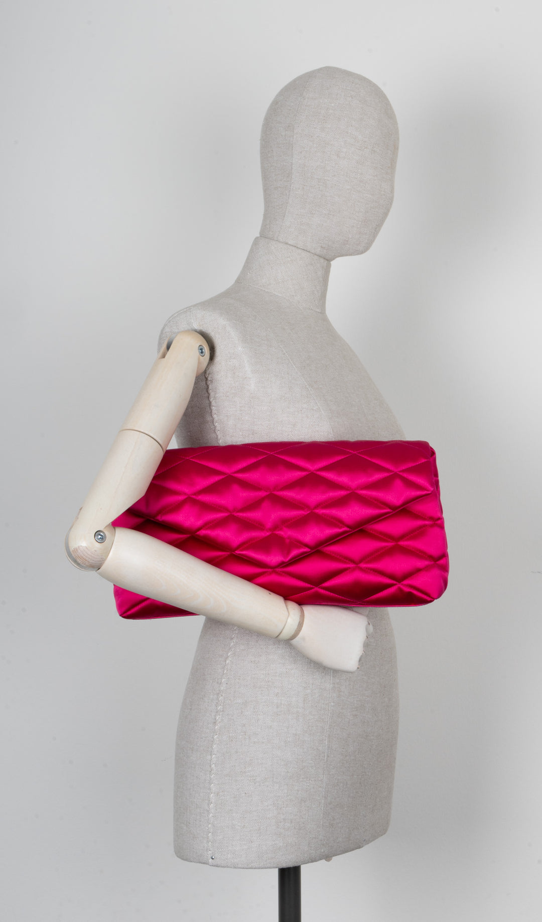 SAINT LAURENT Sade Enveloppe Clutch Pink