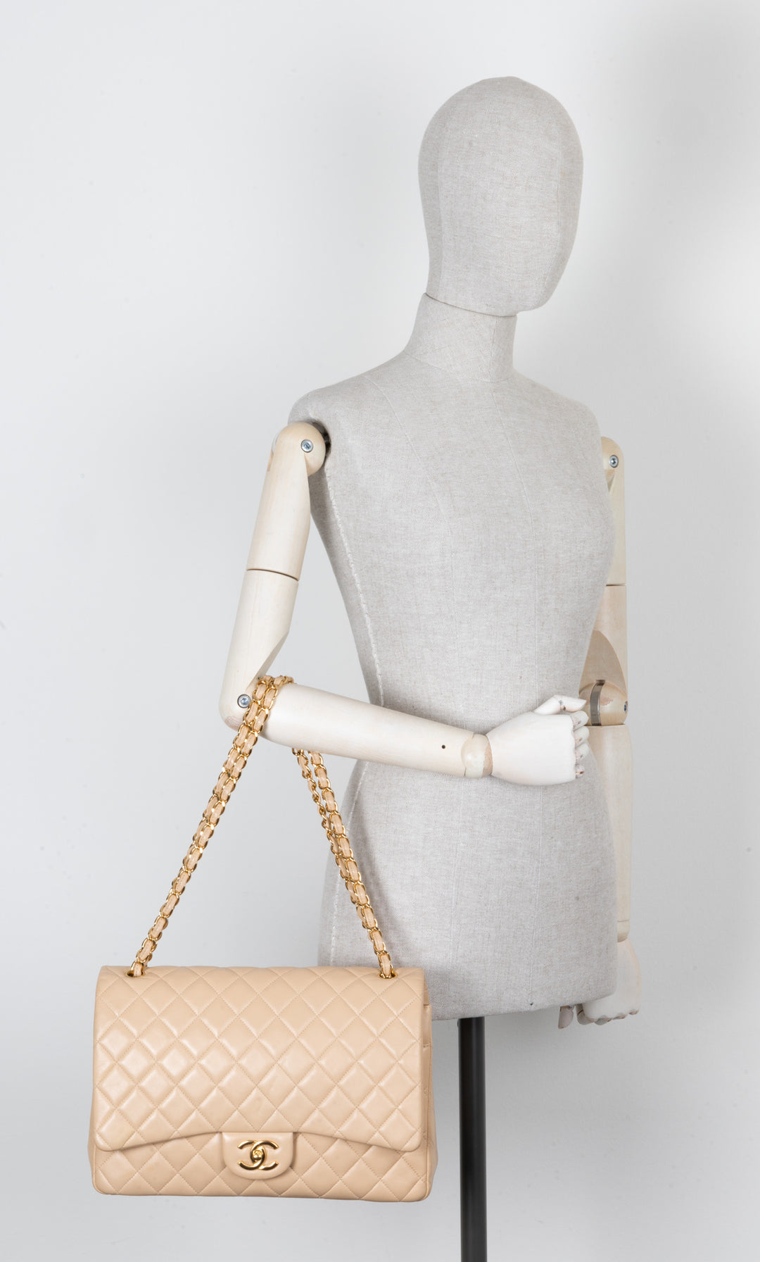 CHANEL Maxi Sac Double Rabat Beige