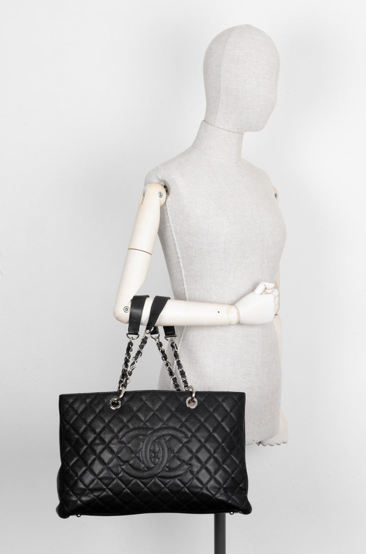 CHANEL GST XL Tote Bag Caviar Black