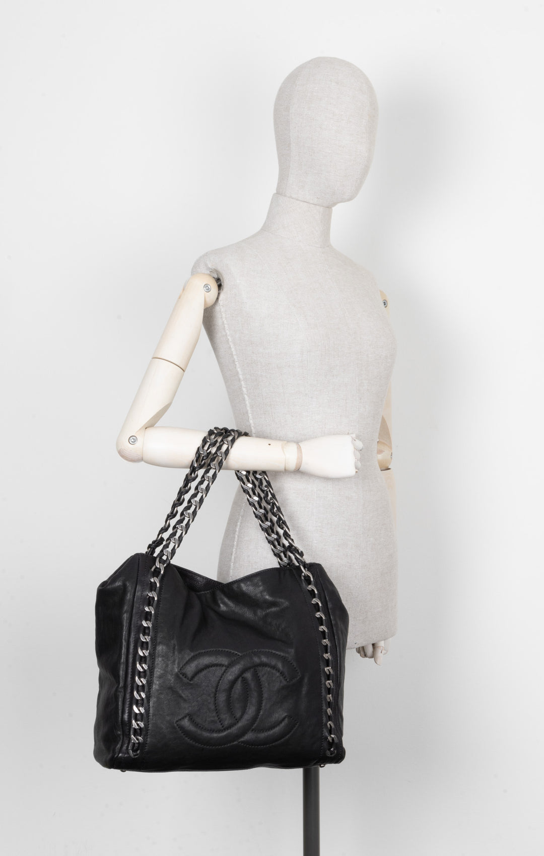 CHANEL CC Chain Tote Bag Black