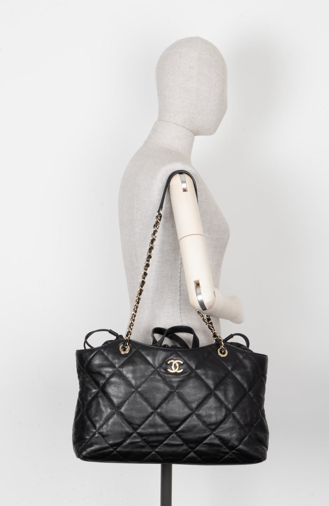 CHANEL 2019 Quilted Drawstring Tote Bag Black