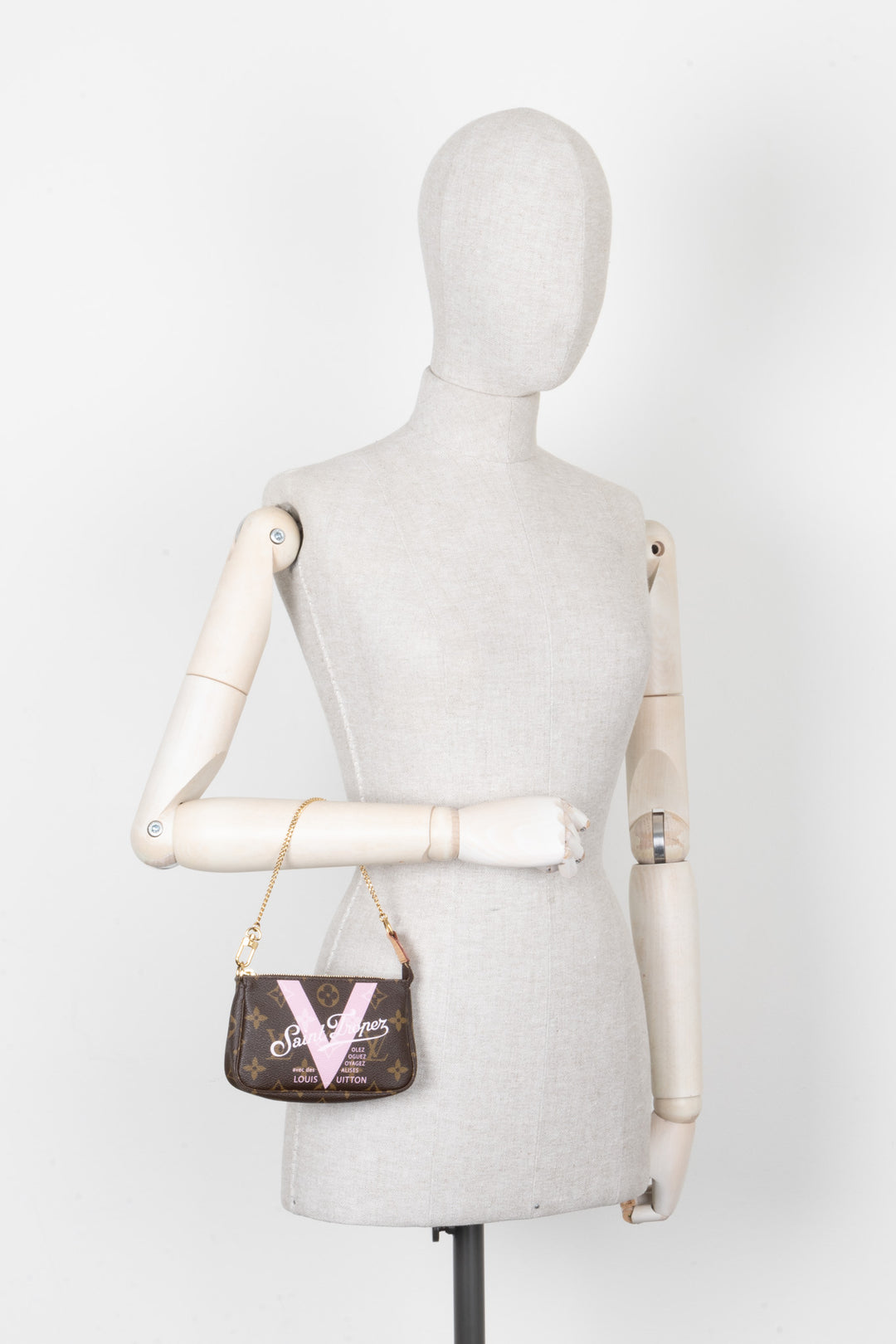 LOUIS VUITTON Mini Pochette Accessoires MNG Saint Tropez