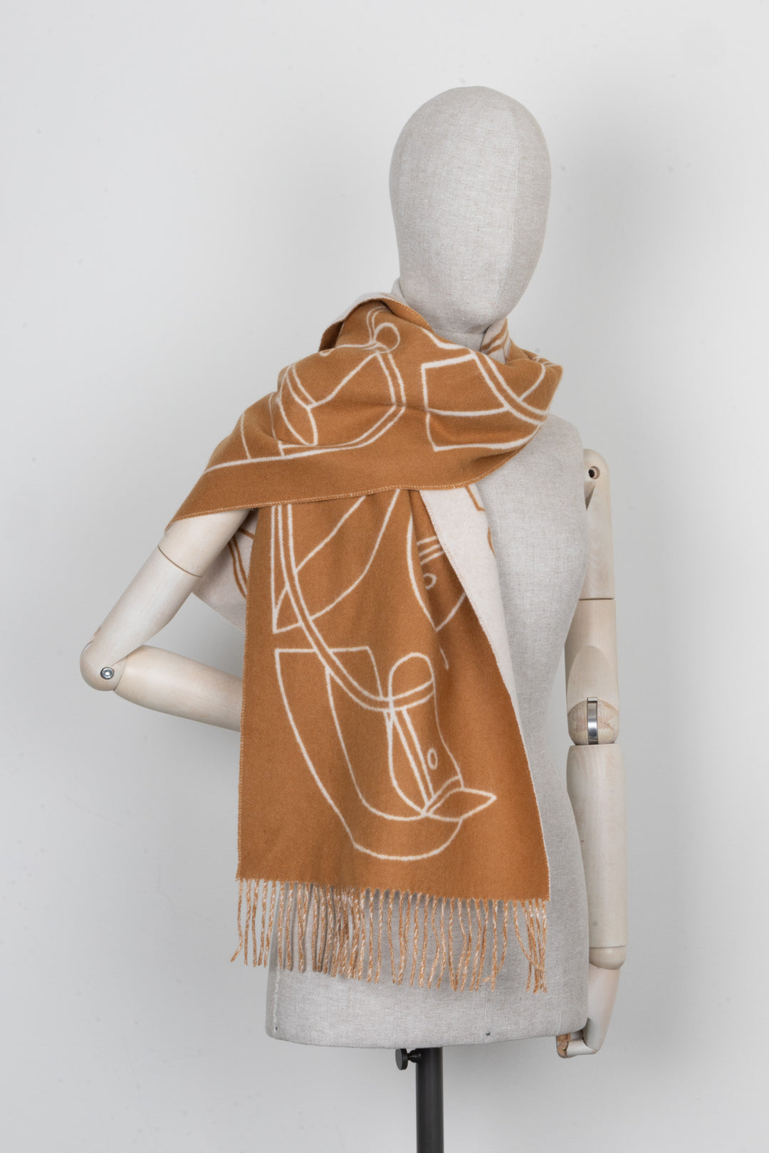 HERMÈS Casaque Entrelacs Reversible Scarf Cashmere