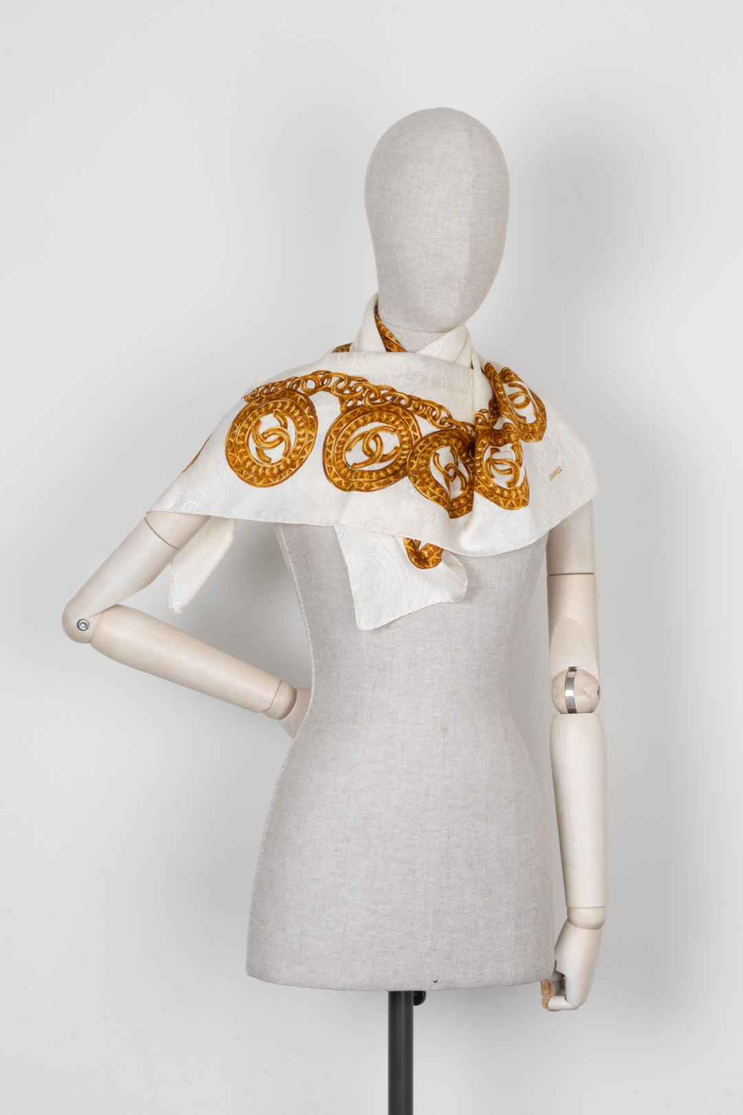 CHANEL Vintage Scarf 90 Silk Chain White