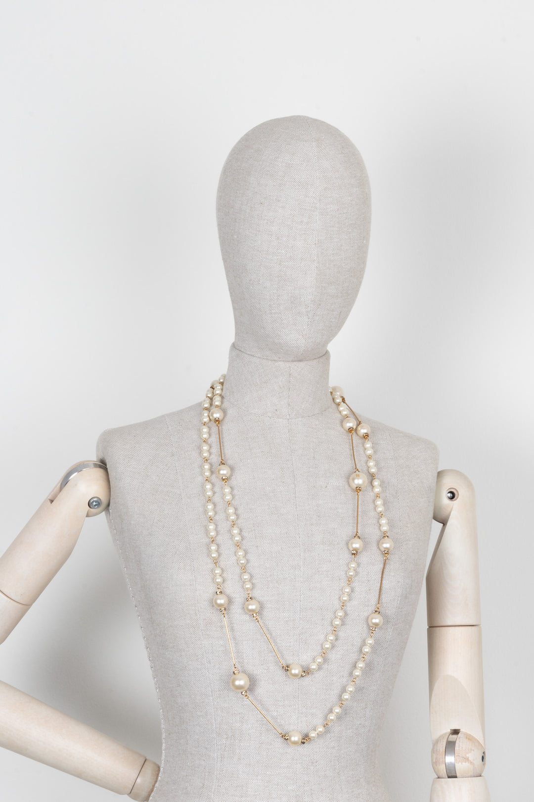 CHANEL 2001 Long Pearl Necklace