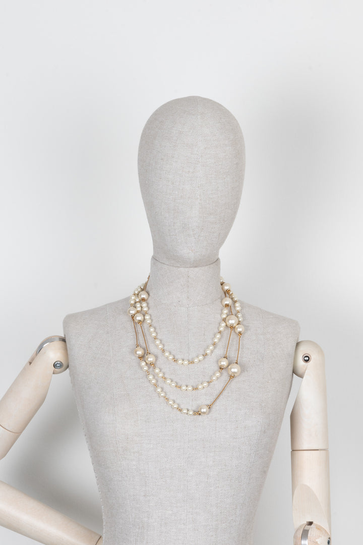 CHANEL 2001 Long Pearl Necklace