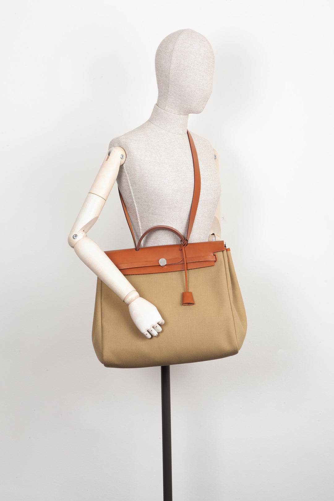 HERMÈS Herbag Zip 39 Toile Officier Green-Beige