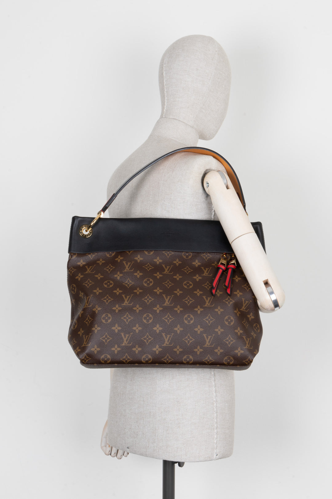 LOUIS VUITTON Tuileries Hobo Schoulder Bag