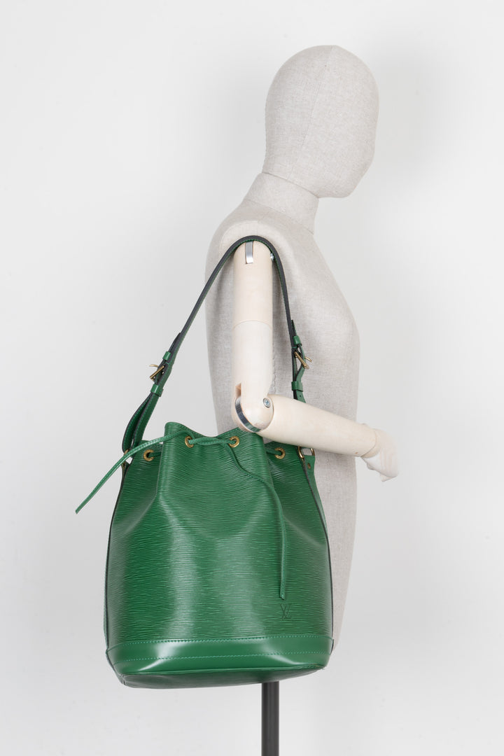 LOUIS VUITTON Grand Sac Noé Epi Green