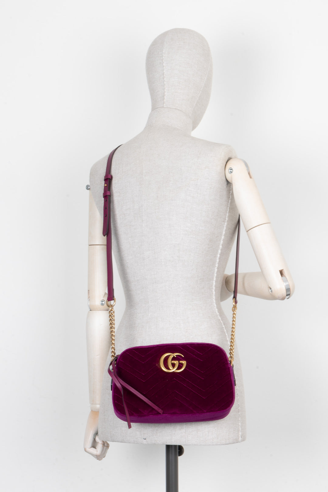 GUCCI Marmont Camera Bag Velvet Fuchsia