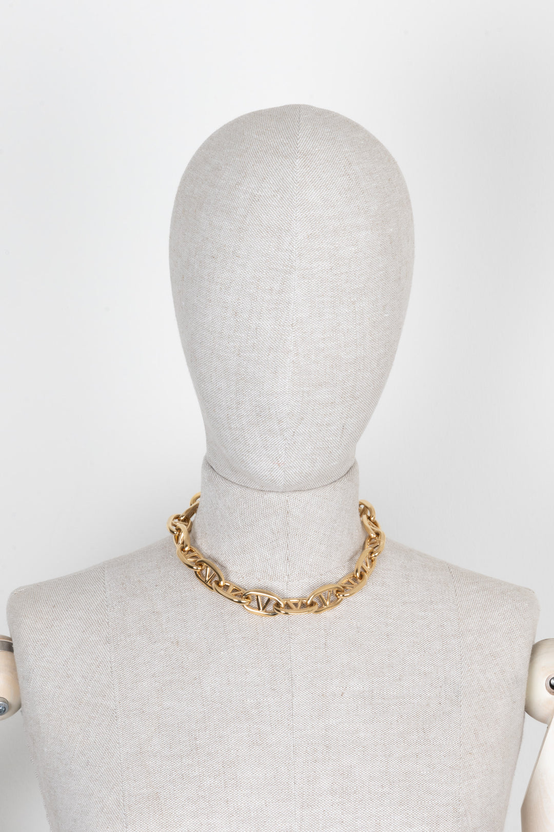 VALENTINO V Logo Necklace Gold