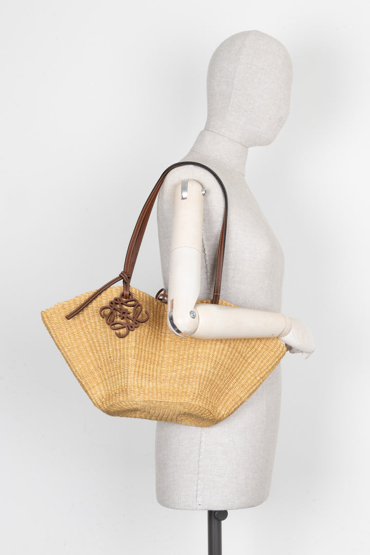 LOEWE Small Shell Bag Raffia