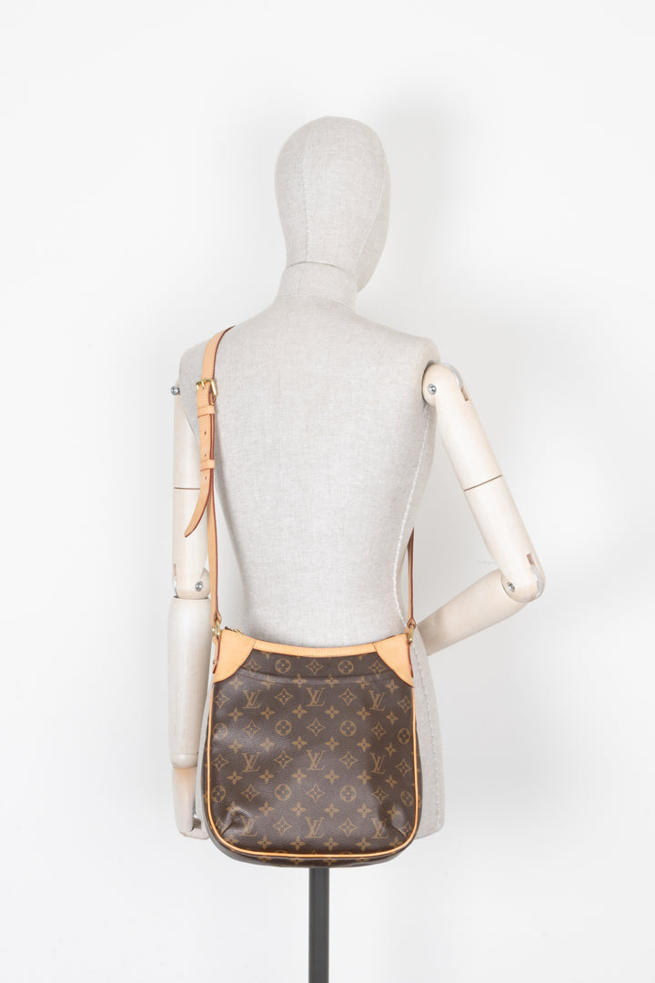 LOUIS VUITTON Odeon Crossbody Bag MNG