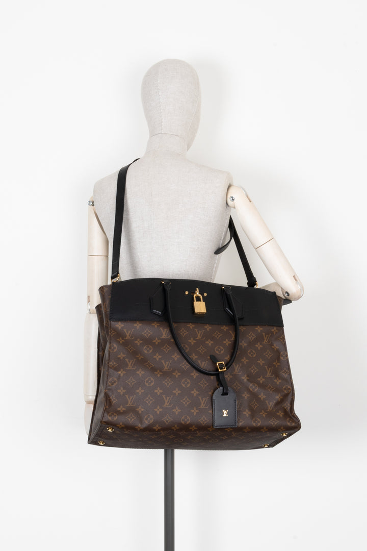 LOUIS VUITTON City Steamer XXL Bag MNG Canvas