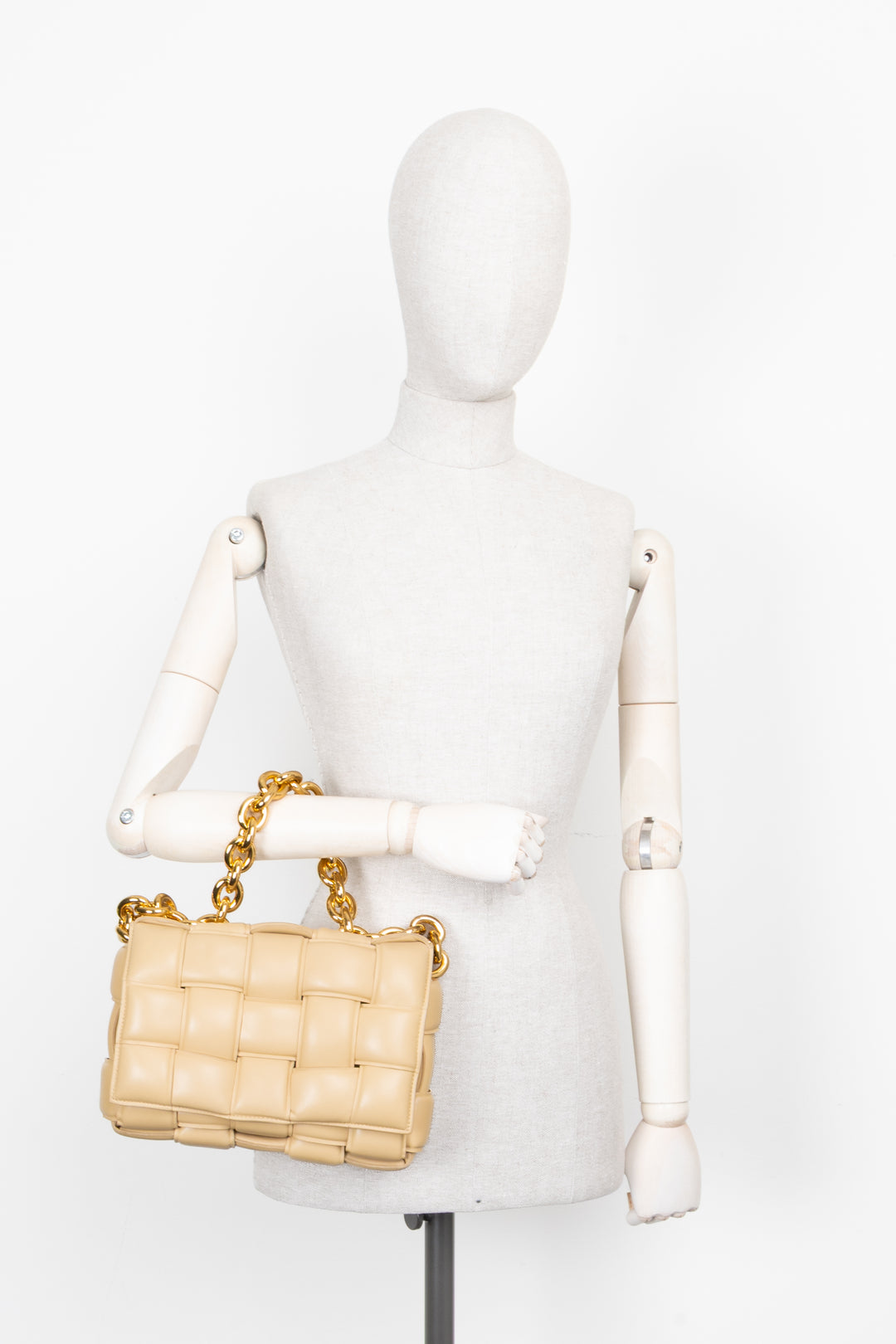 BOTTEGA VENETA Chain Cassette Crossbody Bag Beige