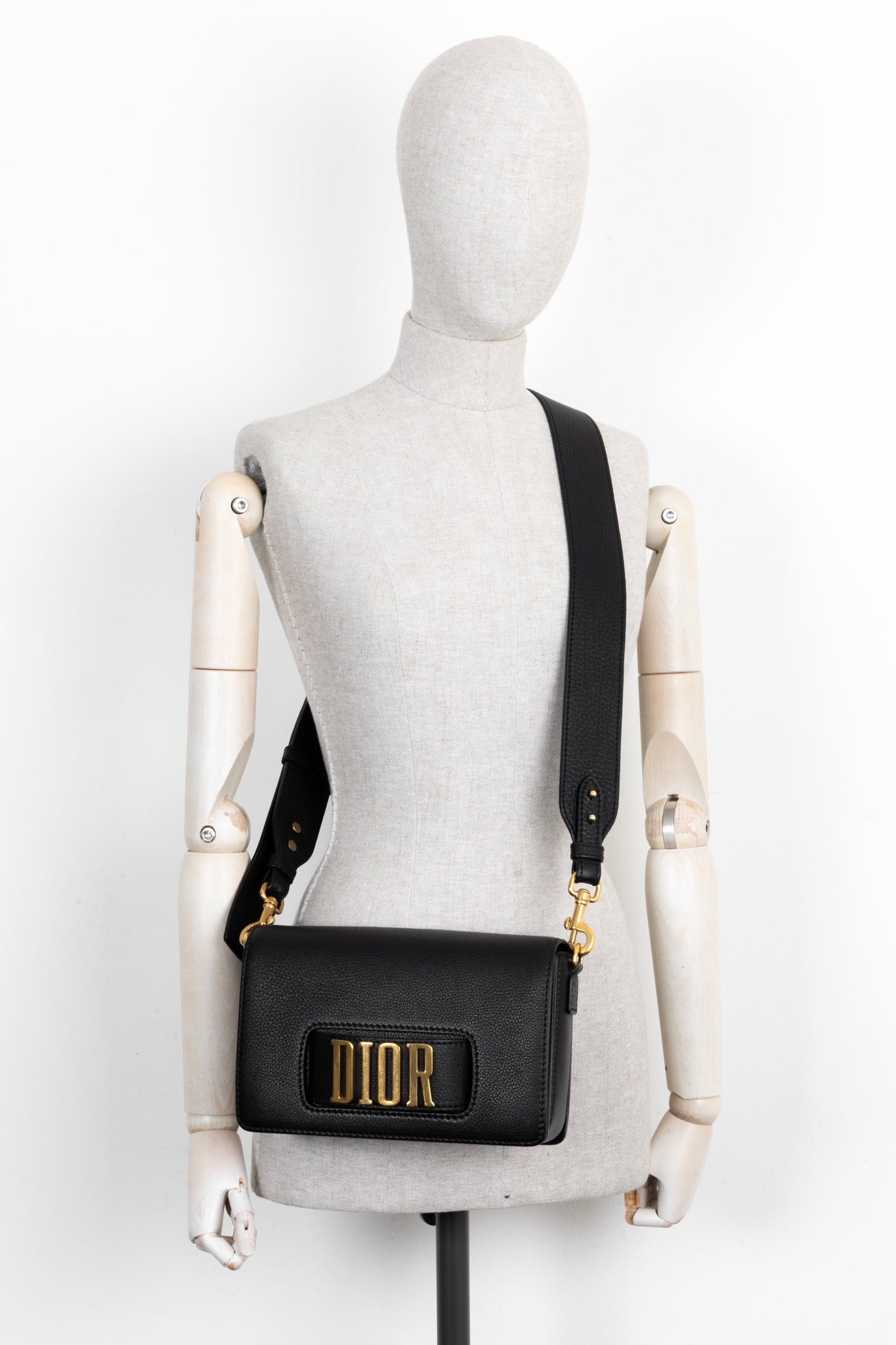 CHRISTIAN DIOR Dio R evolution Bag Leather Black REAWAKE