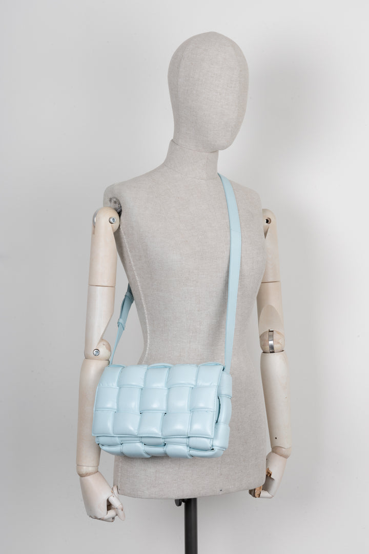 BOTTEGA VENETA Sac Cassette Rembourré Bleu