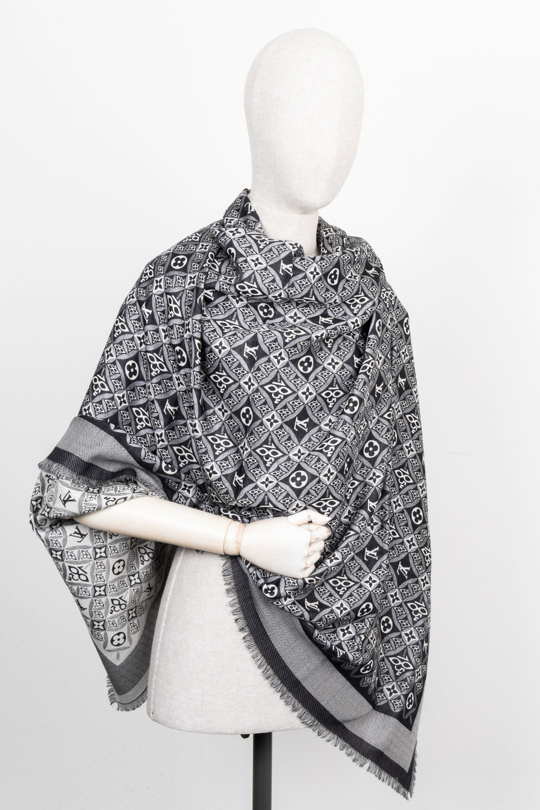 LOUIS VUITTON 1854 Scarf Silk Wool Black White