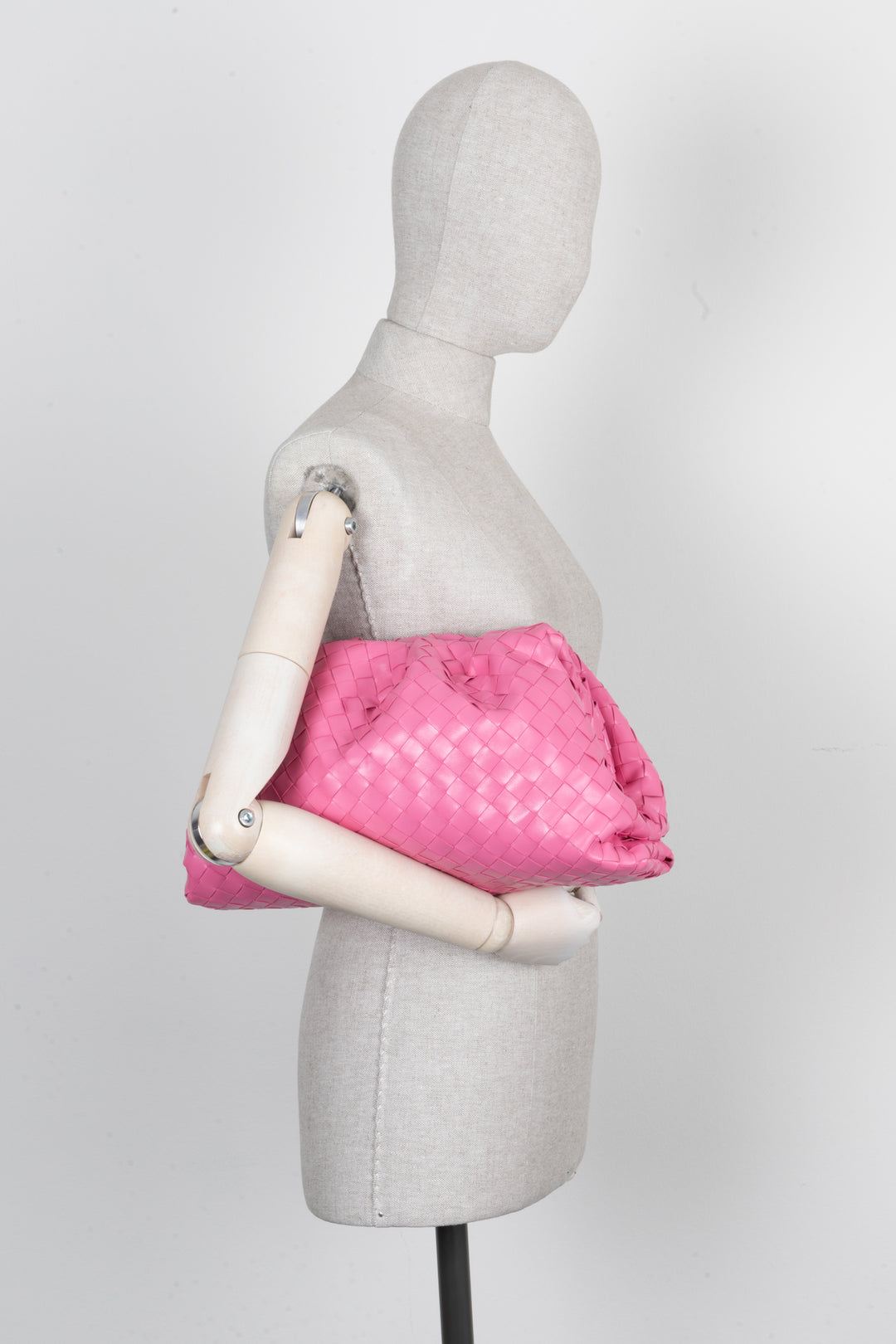 BOTTEGA VENETA The Pouch Intrecciato Pink