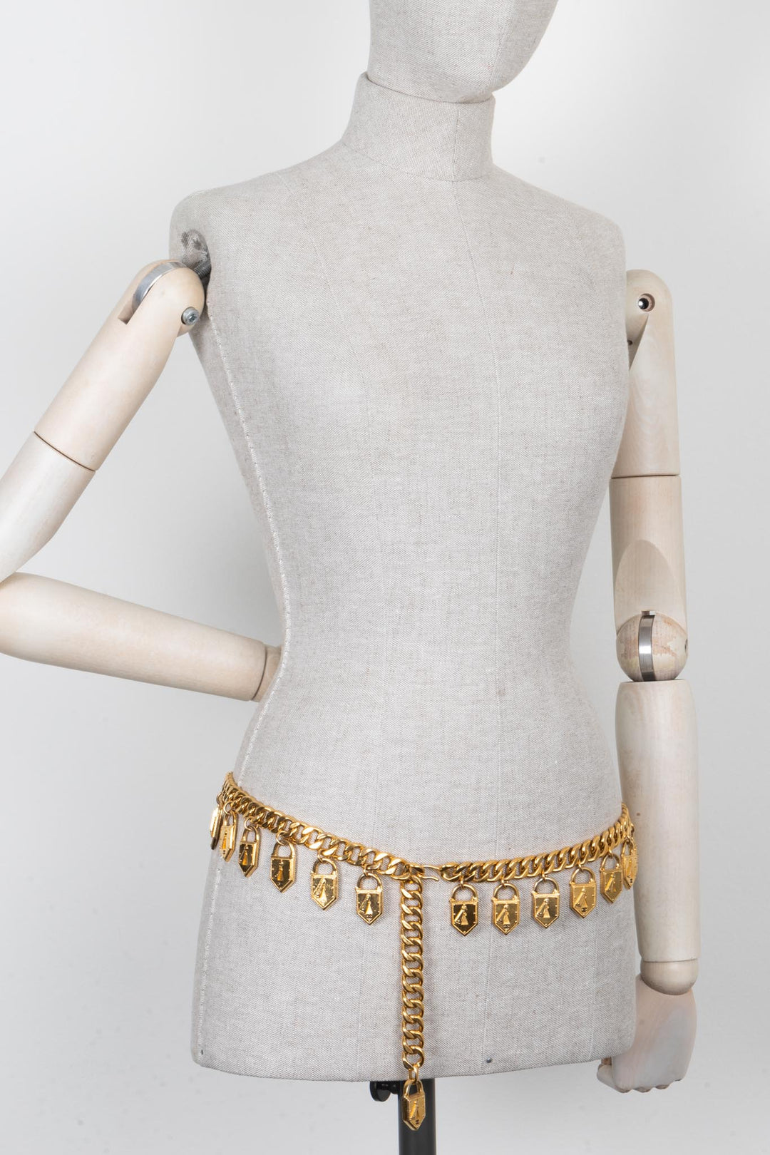 CHANEL Charms Belt Collection 26 Gold