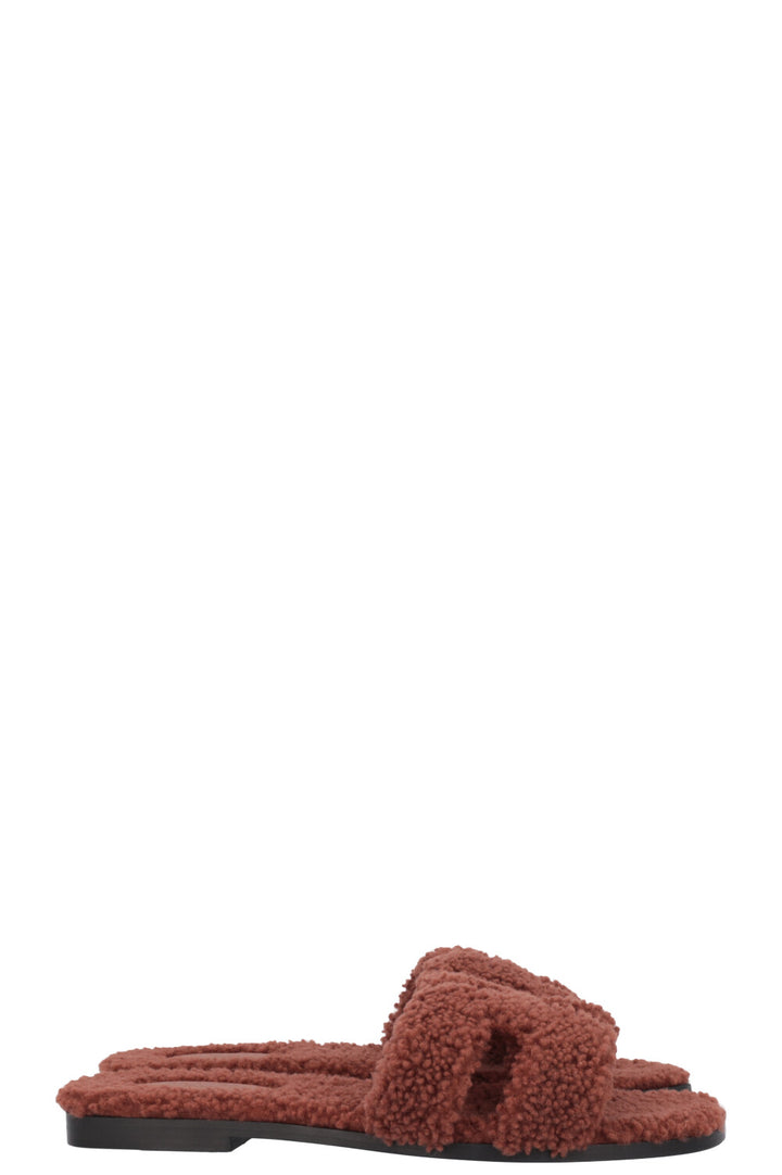 HERMÈS Shearling Oran Flats Cognac