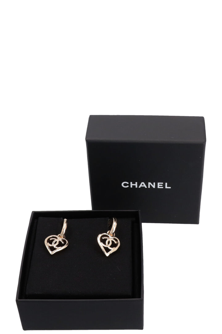 CHANEL 2022 Boucles d'oreilles pendantes CC Coeur Champagne