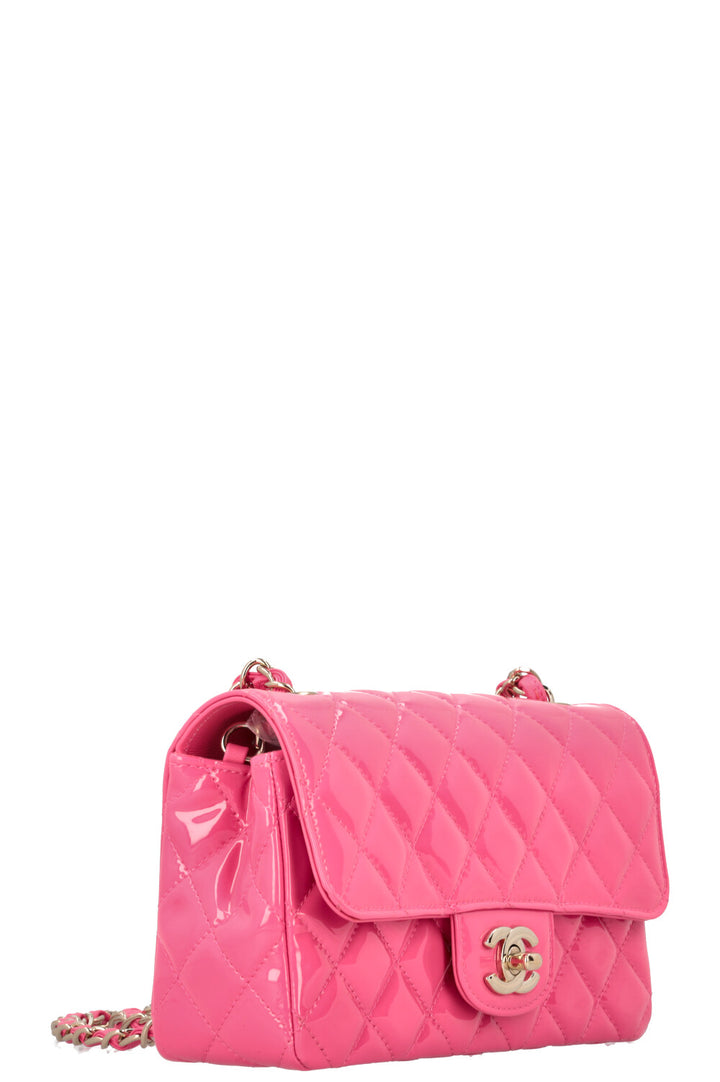 CHANEL Classic Mini Sac bandoulière à rabat unique Rose Verni