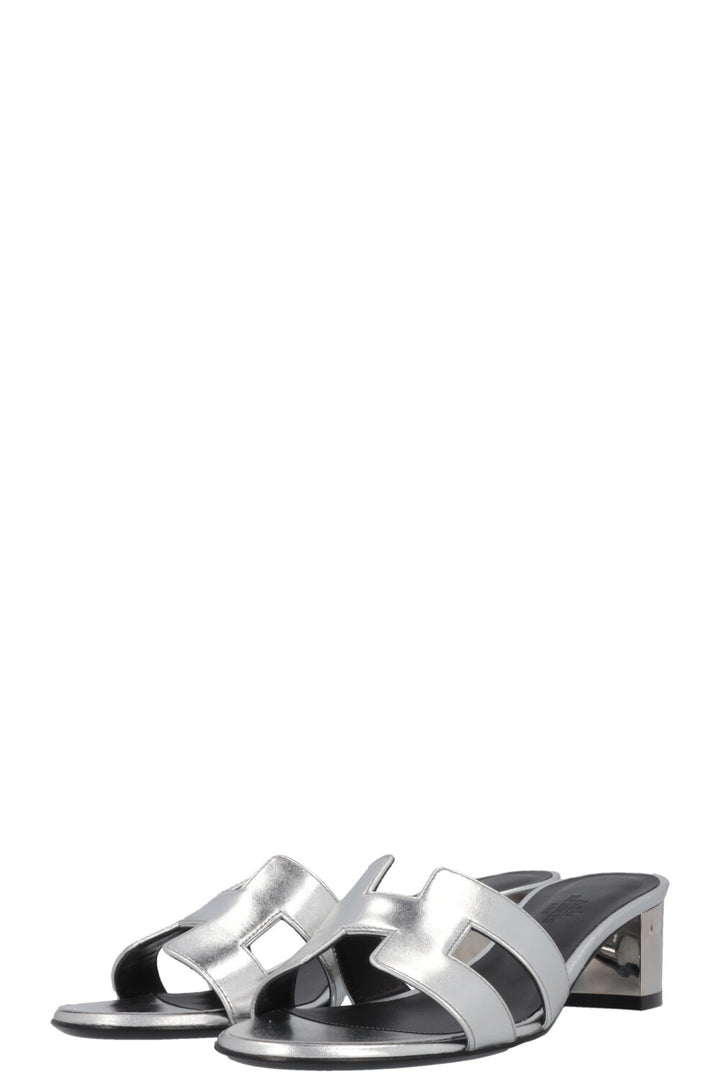 HERMÈS Oasis Heels Leather Silver