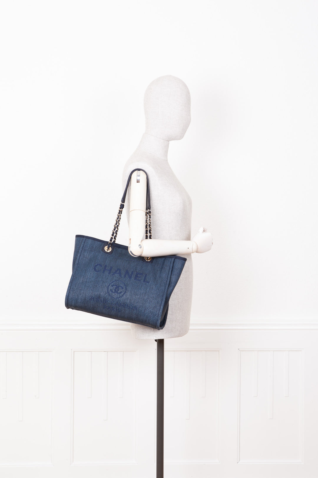 CHANEL Deauville Small Blue 2020