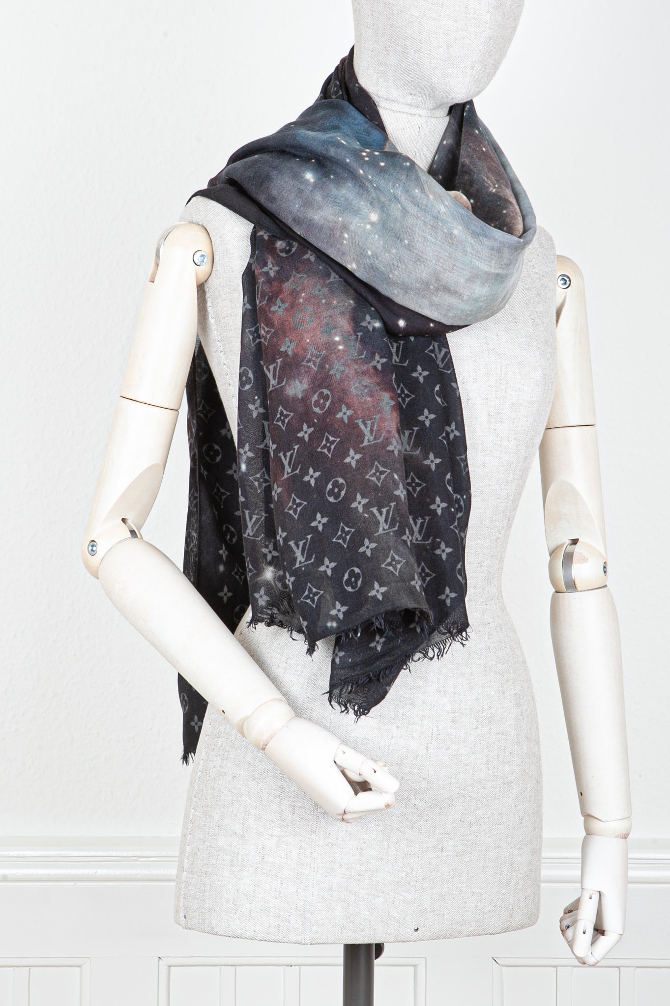 Galaxy scarf store