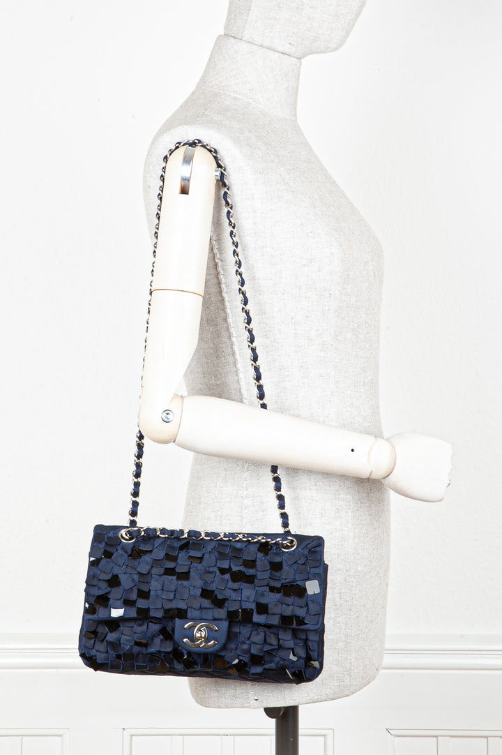 CHANEL Sac Moyen Double Rabat Satin Bleu Nuit