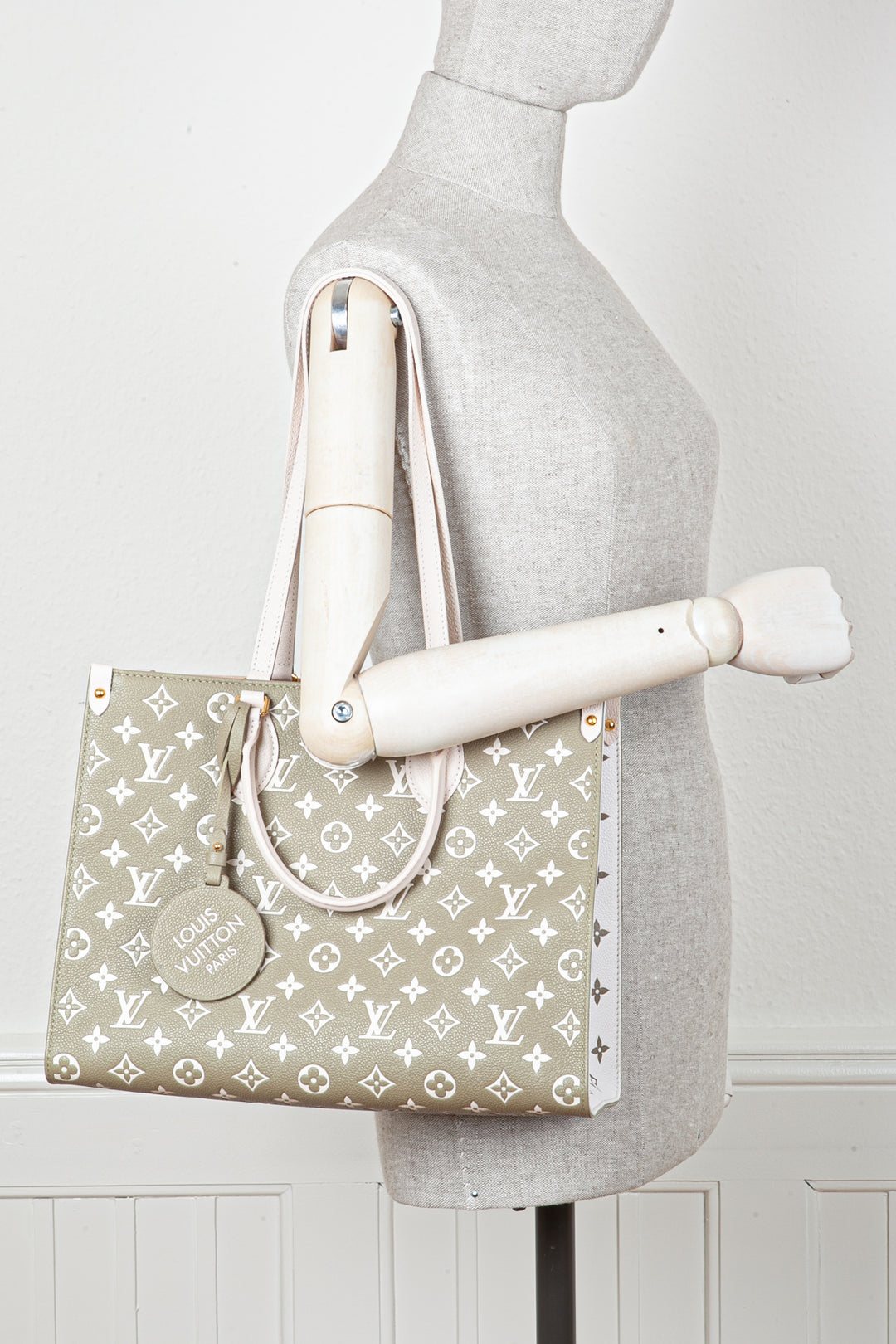 Louis Vuitton LV Onthego MM Khaki Green Beige Cream - Nice Bag™